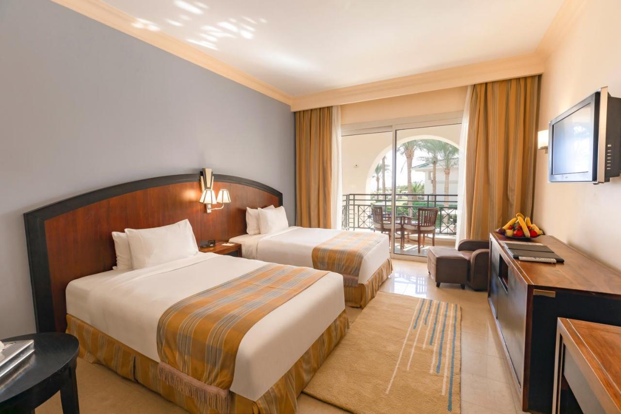 스텔라 디 마레 비치 호텔 앤드 스파 샤름 엘 셰이크 외부 사진 A room at the Hilton Sharm El Sheikh