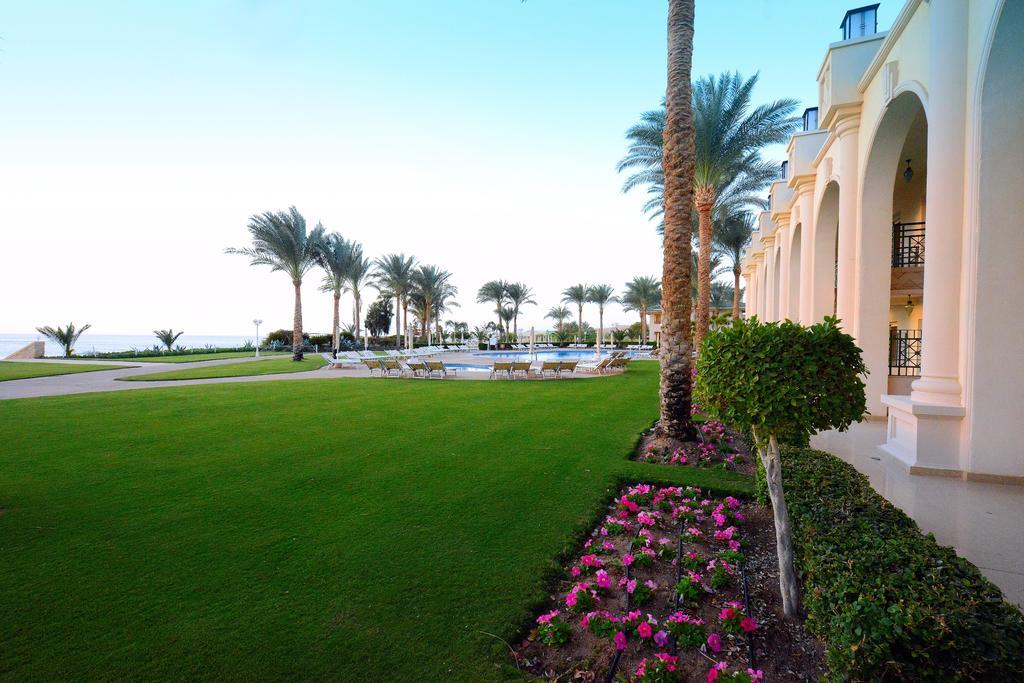스텔라 디 마레 비치 호텔 앤드 스파 샤름 엘 셰이크 외부 사진 The grounds of the Four Seasons Hotel in Sharm El Sheikh