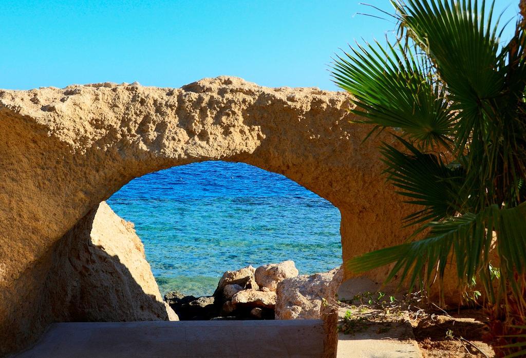 스텔라 디 마레 비치 호텔 앤드 스파 샤름 엘 셰이크 외부 사진 The Roman bridge of Almuñécar