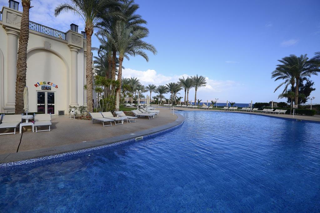 스텔라 디 마레 비치 호텔 앤드 스파 샤름 엘 셰이크 외부 사진 The pool at the Hilton Sharm El Sheikh
